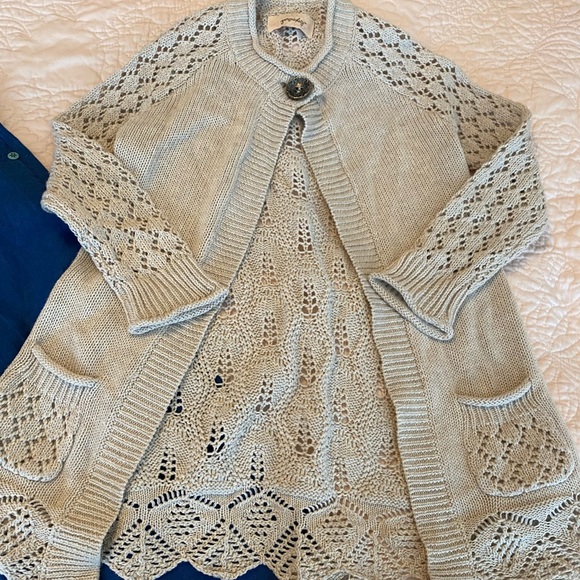 Size 5 EUC persnickety sweater girls - Picture 1 of 3